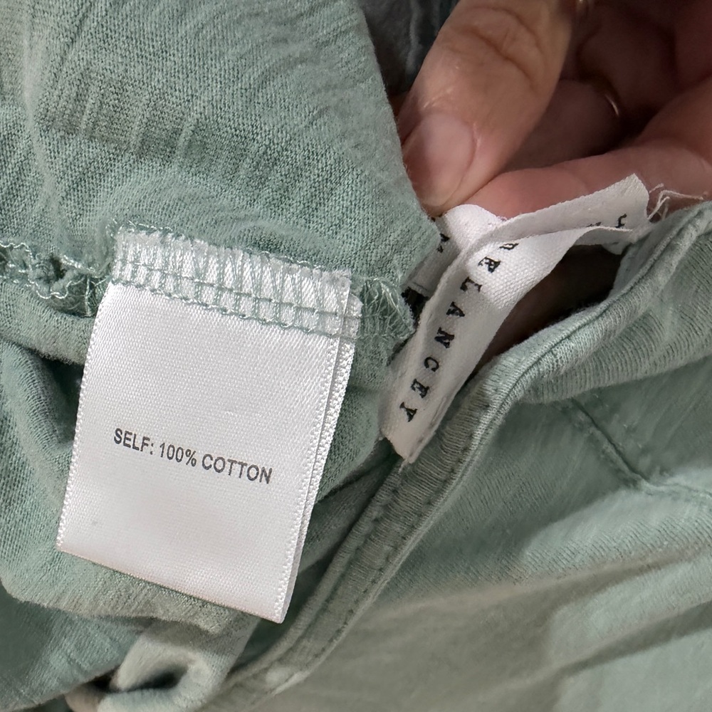 Jane & Delancey Womens Shirt Size M Sage Light Green Long Sleeve Slub Tee Solid - Picture 2 of 4